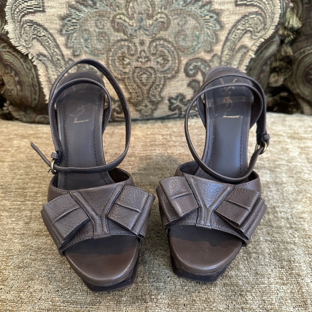 Yves Saint Laurent Elegant Black Sandals